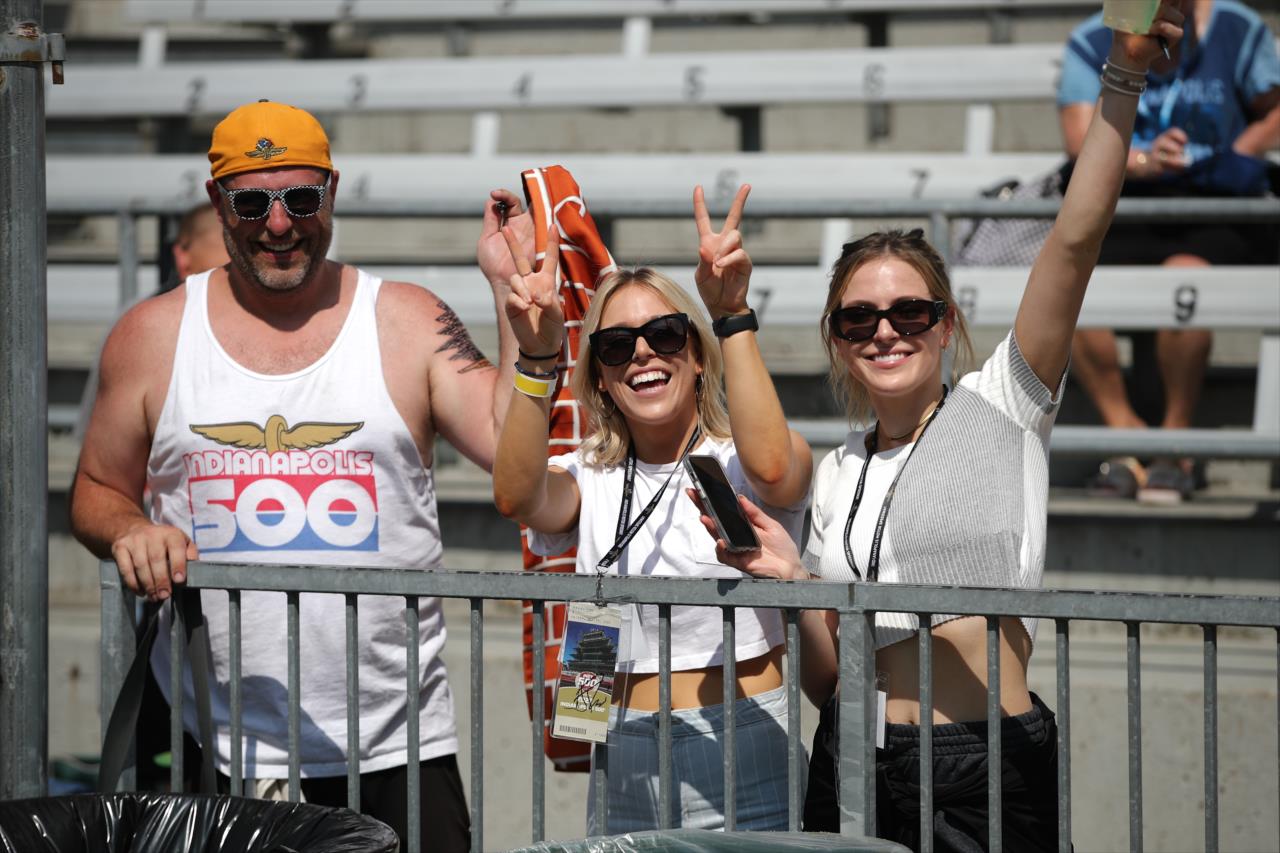 Fans - GMR Grand Prix - By: Chris Owens -- Photo by: Chris Owens